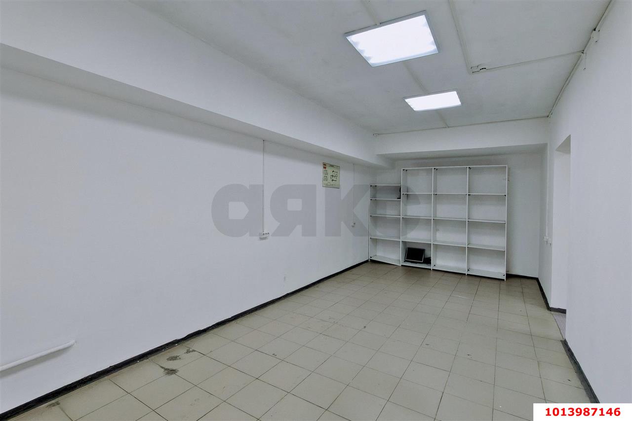 Фото №6: Торговое помещение 45&nbsp;м², 16&nbsp;эт. - Краснодар, Прикубанский внутригородской округ, мкр. Московский, ул. Карякина, 18