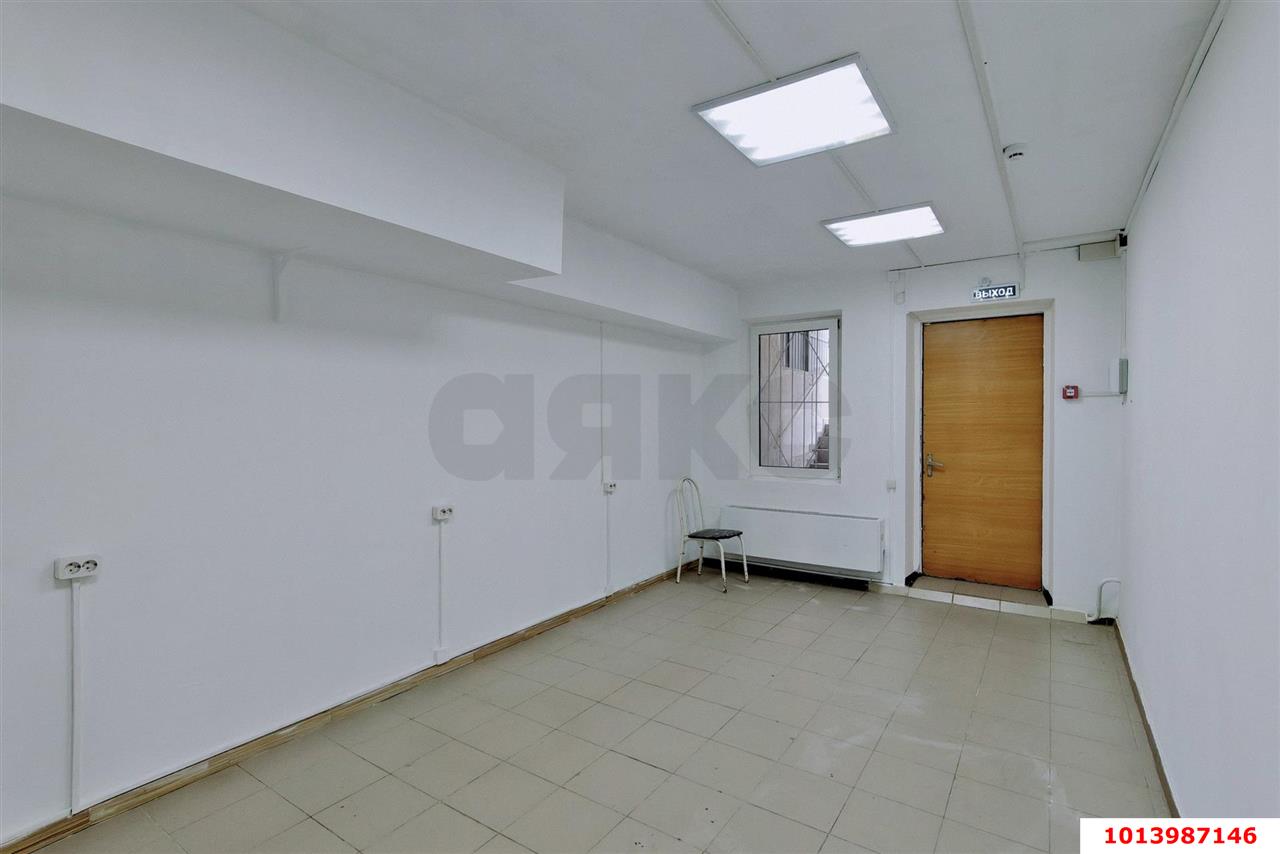 Фото №3: Торговое помещение 45&nbsp;м², 16&nbsp;эт. - Краснодар, Прикубанский внутригородской округ, мкр. Московский, ул. Карякина, 18