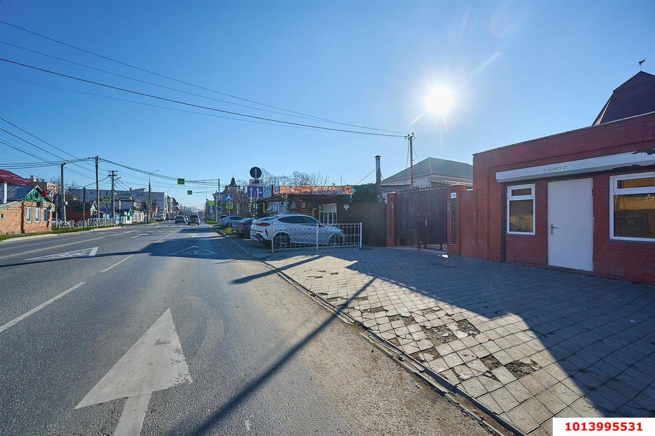 Фото №4: Дом 200&nbsp;м² + 4&nbsp;сот., 2&nbsp;эт. - Краснодар, Западный внутригородской округ, мкр. Фестивальный, ул. Бабушкина, 136