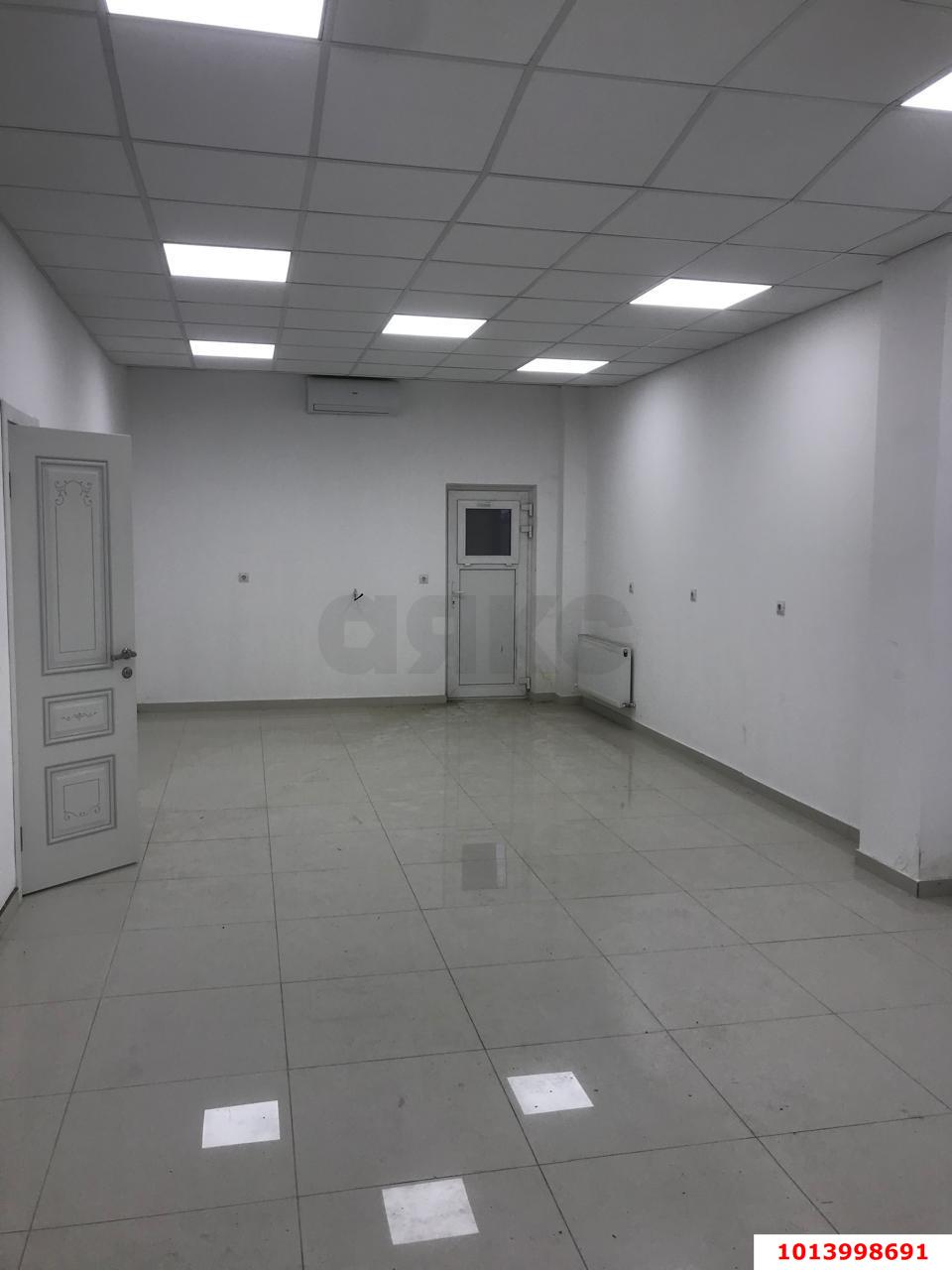 Фото №2: Торговое помещение 40&nbsp;м², 1/3&nbsp;эт. - Краснодар, Западный внутригородской округ, Горогороды, мкр. Центральный, ул. Индустриальная, 129