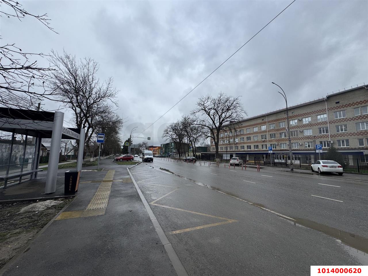 Фото №2: Отдельное здание 1040&nbsp;м², 1/3&nbsp;эт. - Абинск, ул. Советов, 19А