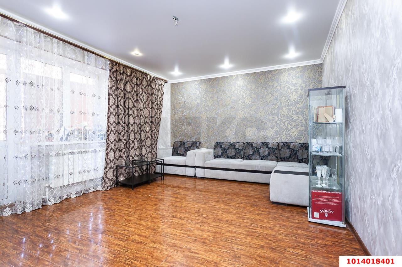 Фото №3: 2-комнатная квартира 80&nbsp;м², 3/5&nbsp;эт. - Краснодар, Прикубанский внутригородской округ, Калинино, мкр. Завод Радиоизмерительных Приборов, ул. Вологодская, 19