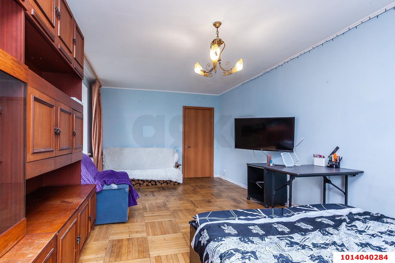 Фото №2: 2-комнатная квартира 55&nbsp;м², 5/9&nbsp;эт. - Краснодар, Центральный внутригородской округ, мкр. Центральный, ул. Красноармейская, 140