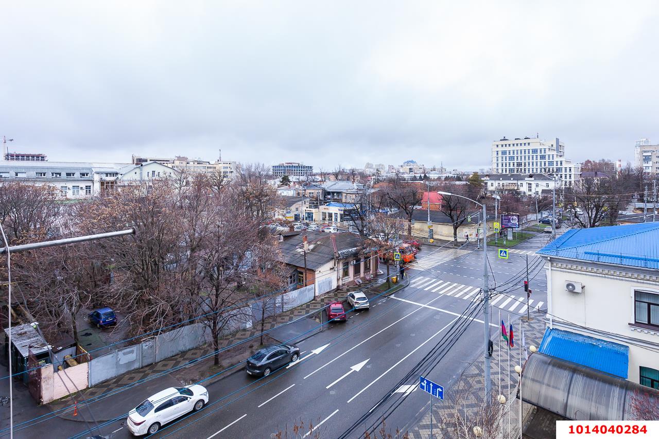 Фото №6: 2-комнатная квартира 55&nbsp;м², 5/9&nbsp;эт. - Краснодар, Центральный внутригородской округ, мкр. Центральный, ул. Красноармейская, 140