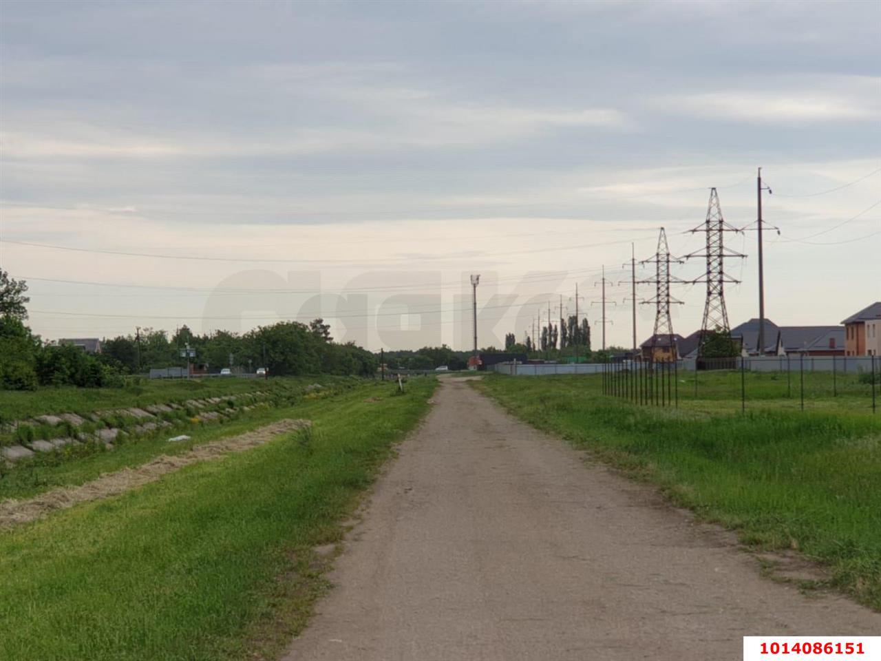 Фото №1: Земельный участок под ИЖС 7&nbsp;сот. - Пригородный, мкр. Карасунский внутригородской округ, ул. Макара Ляпина, 10