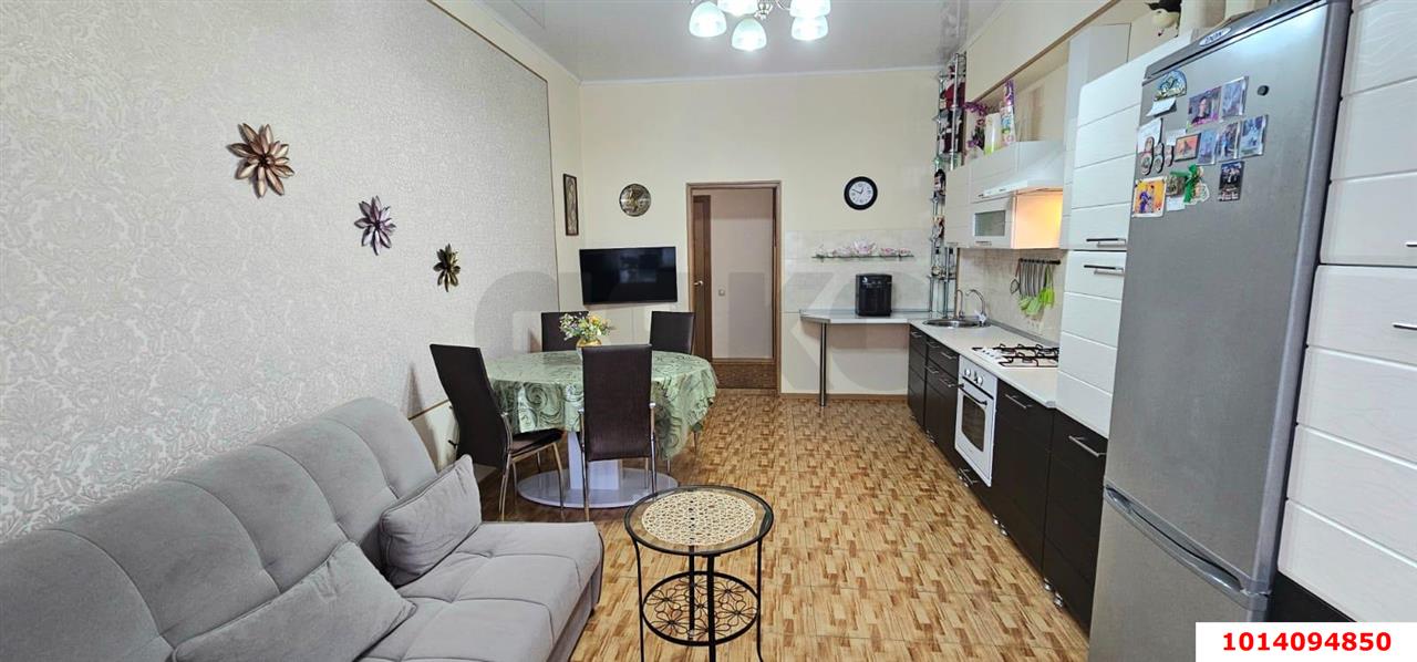 Фото №1: 2-комнатная квартира 95&nbsp;м², 7/11&nbsp;эт. - Геленджик, ул. Киевская, 48