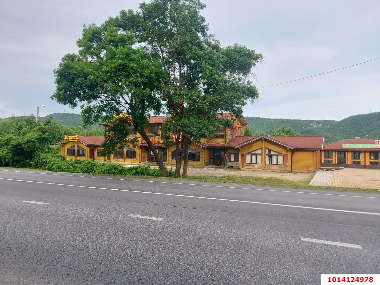 Фото №3: Отдельное здание 510&nbsp;м², 1/2&nbsp;эт. - Джубга, ул. Новороссийское шоссе, 117