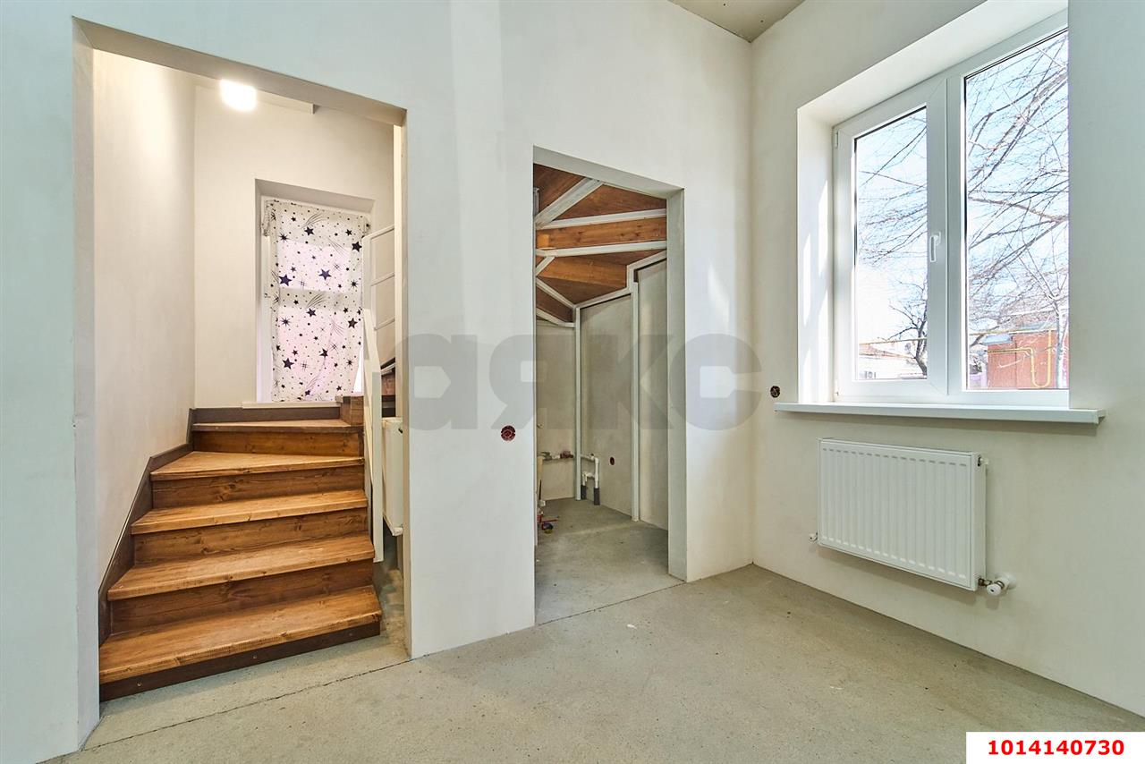 Фото №11: 4-комнатная квартира 97&nbsp;м², 1/1&nbsp;эт. - Краснодар, Центральный внутригородской округ, мкр. Центральный, ул. Коммунаров, 169