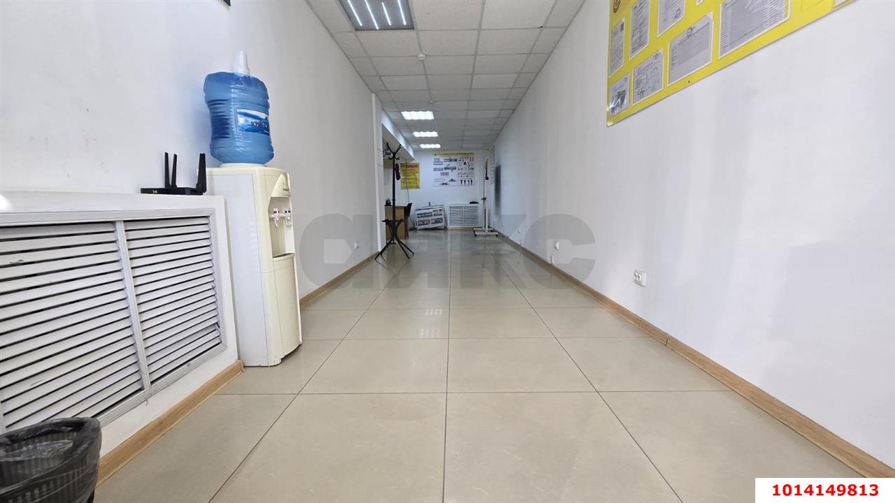 Фото №1: Торговое помещение 60&nbsp;м², 1/5&nbsp;эт. - Краснодар, Карасунский внутригородской округ, мкр. Черёмушки, ул. Ставропольская, 157