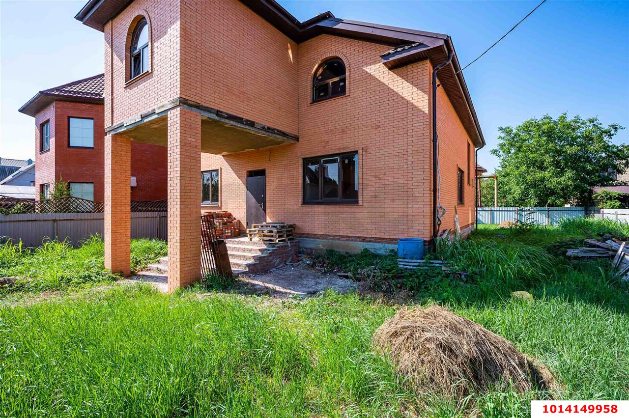 Фото №1: Дом 253&nbsp;м² + 6&nbsp;сот., 2&nbsp;эт. - Краснодар, Прикубанский внутригородской округ, мкр. Северный, ул. Вячеслава Ткачёва, 13