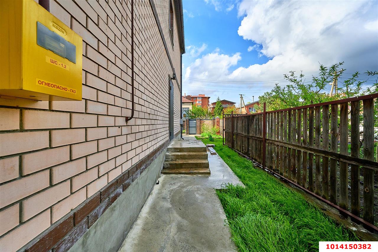 Фото №4: Дом 103&nbsp;м² + 2.07&nbsp;сот., 2&nbsp;эт. - Краснодар, Прикубанский внутригородской округ, Калинино, мкр. Завод Радиоизмерительных Приборов, б-р Интернациональный, 106
