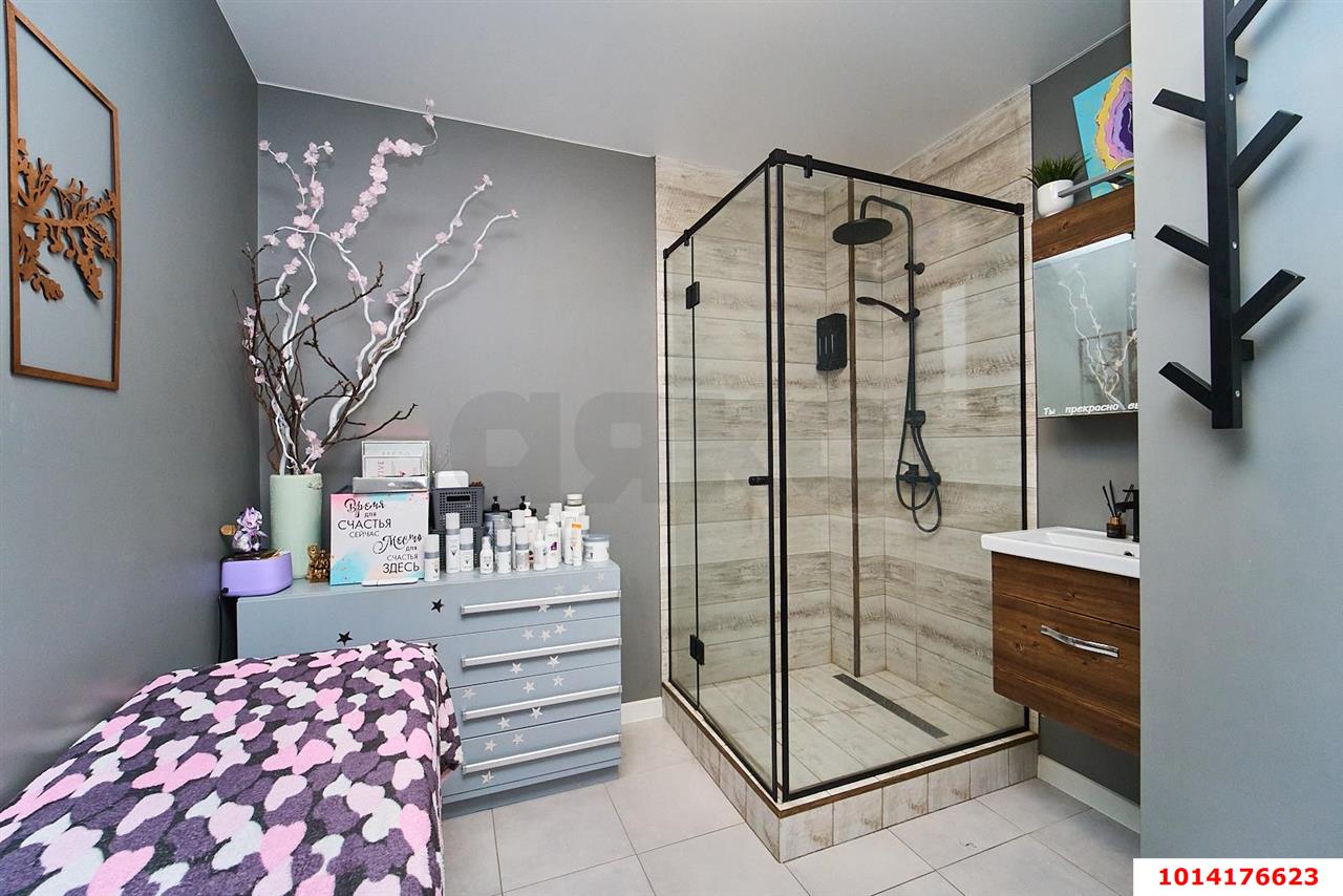 Фото №11: 1-комнатная квартира 46&nbsp;м², 2/18&nbsp;эт. - Краснодар, Прикубанский внутригородской округ, Школьный, Круглик, мкр. жилой комплекс Версаль, ул. Черниговская, 1