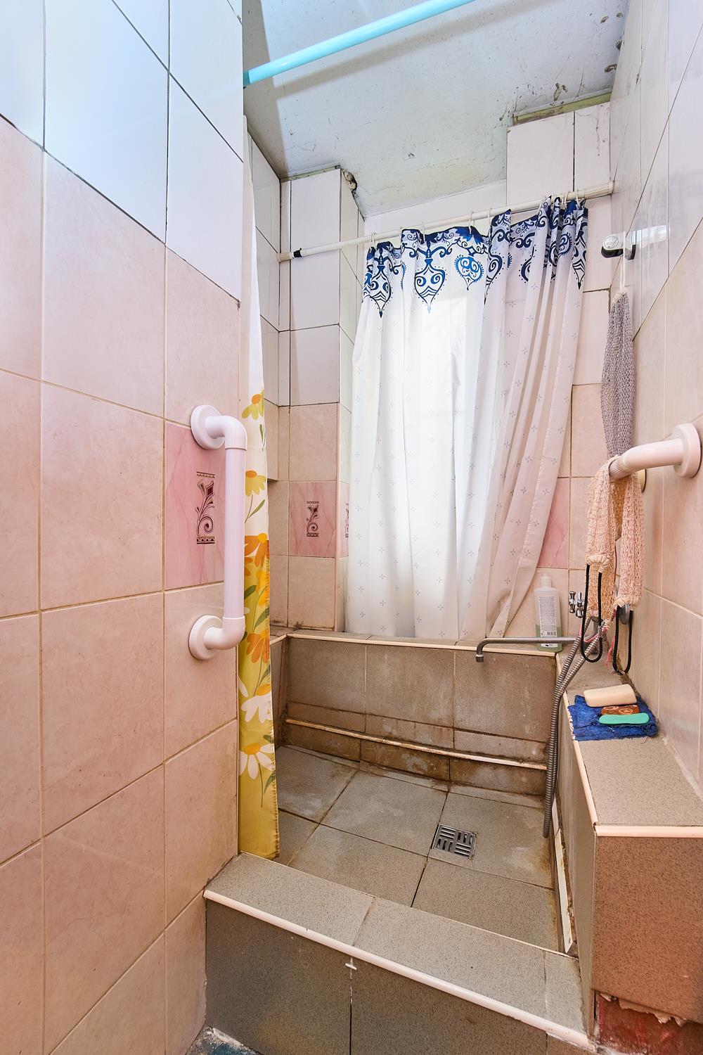 Фото №8: 3-комнатная квартира 74&nbsp;м², 1/2&nbsp;эт. - Краснодар, Центральный внутригородской округ, мкр. 40 лет Победы, ул. Клиническая, 10
