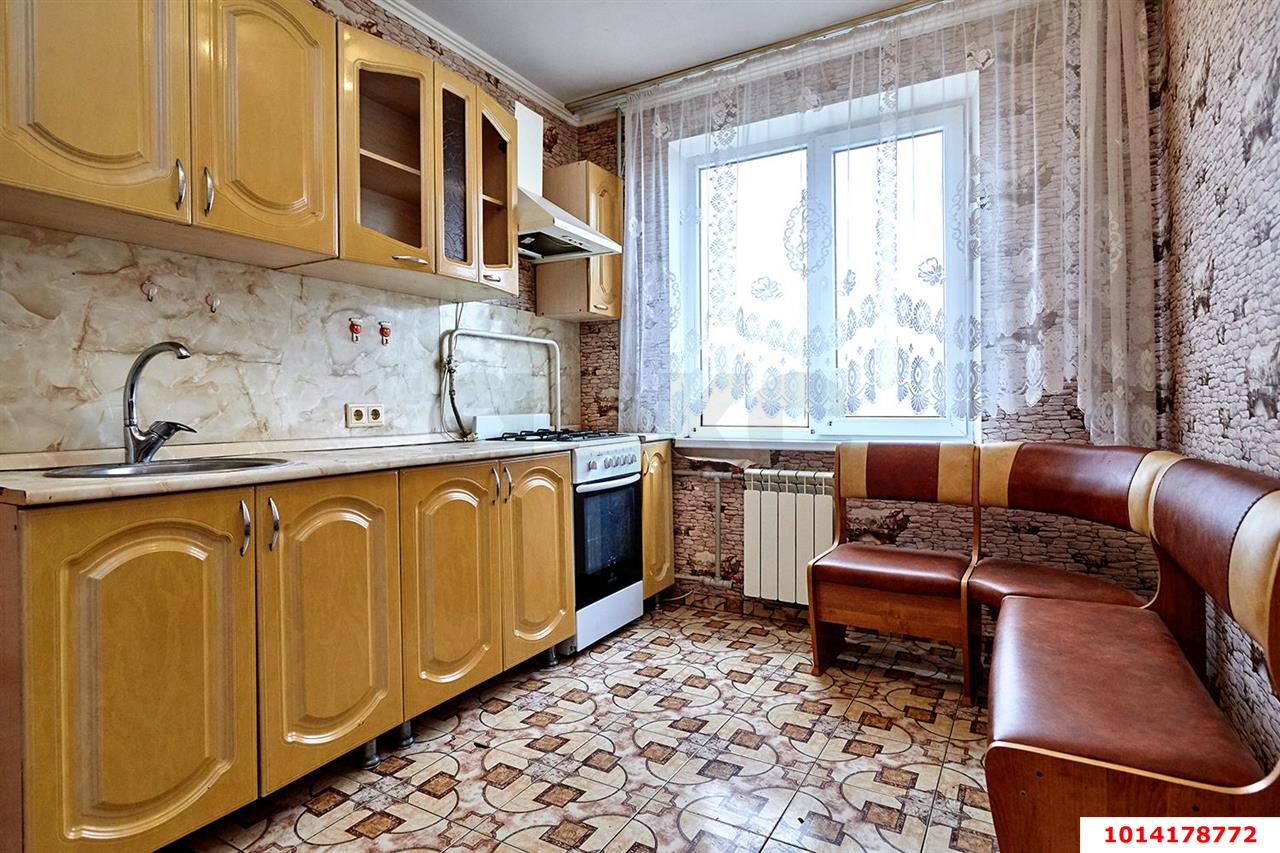 Фото №1: 2-комнатная квартира 56&nbsp;м², 9/9&nbsp;эт. - Краснодар, Карасунский внутригородской округ, мкр. Комсомольский, ул. Уральская, 202