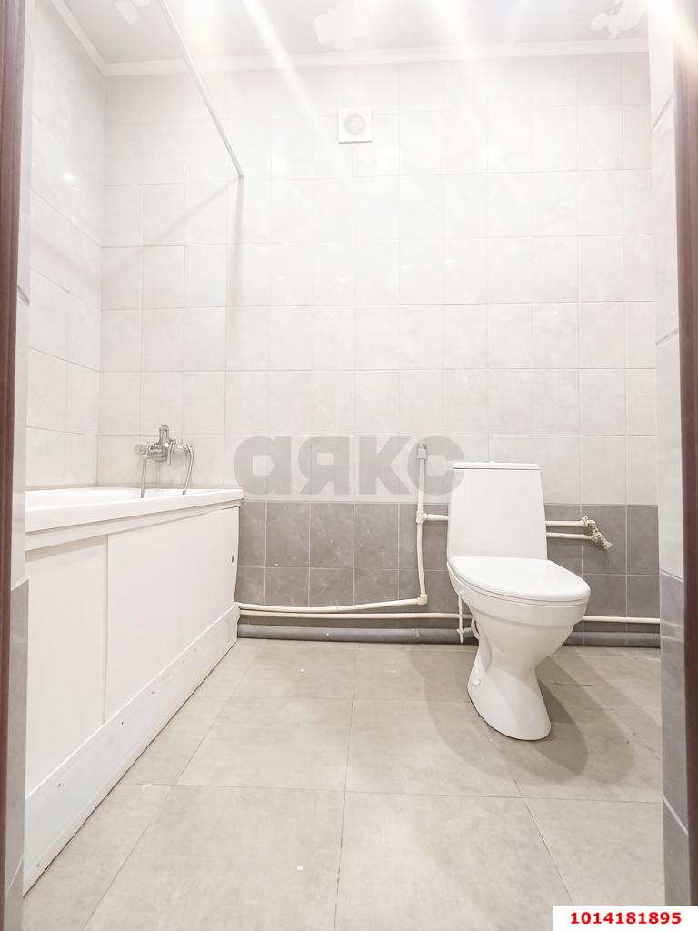 Фото №7: 2-комнатная квартира 62&nbsp;м², 4/6&nbsp;эт. - Краснодар, Прикубанский внутригородской округ, мкр. Музыкальный, ул. имени Сергея Есенина, 84