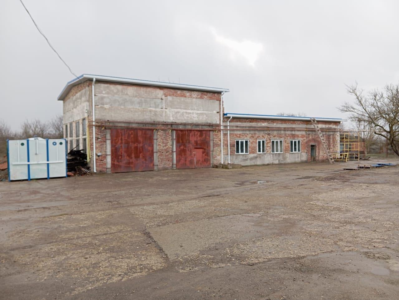 Фото №1: Производственное помещение 347&nbsp;м², 1/1&nbsp;эт. - Холмская, мкр. 3-й, ул. Ленина, 1А