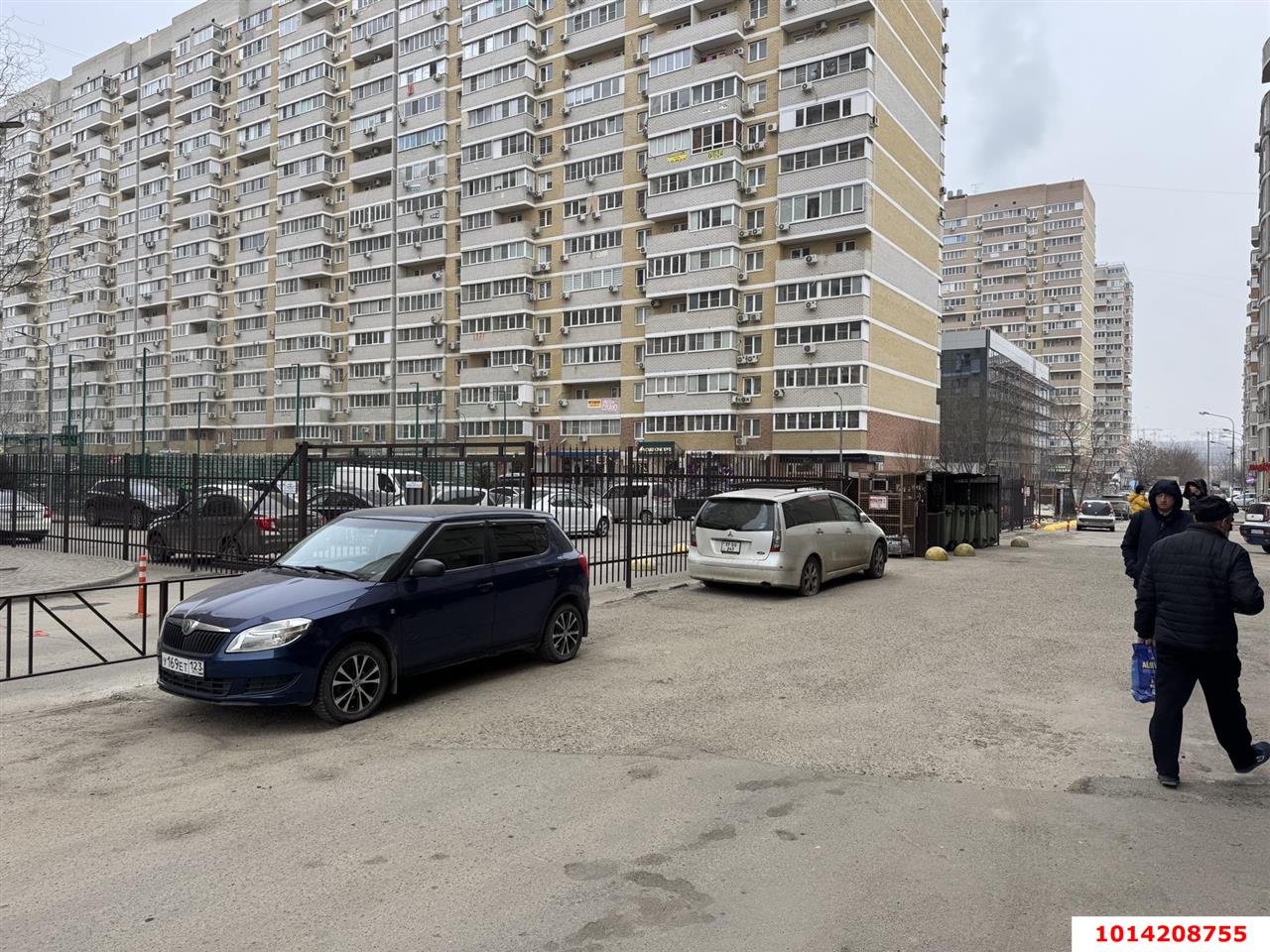 Фото №7: Торговое помещение 46&nbsp;м², 1/19&nbsp;эт. - Краснодар, Прикубанский внутригородской округ, Музыкальный, ЖК Времена Года, мкр. имени Петра Метальникова, ул. Петра Метальникова, 5к1