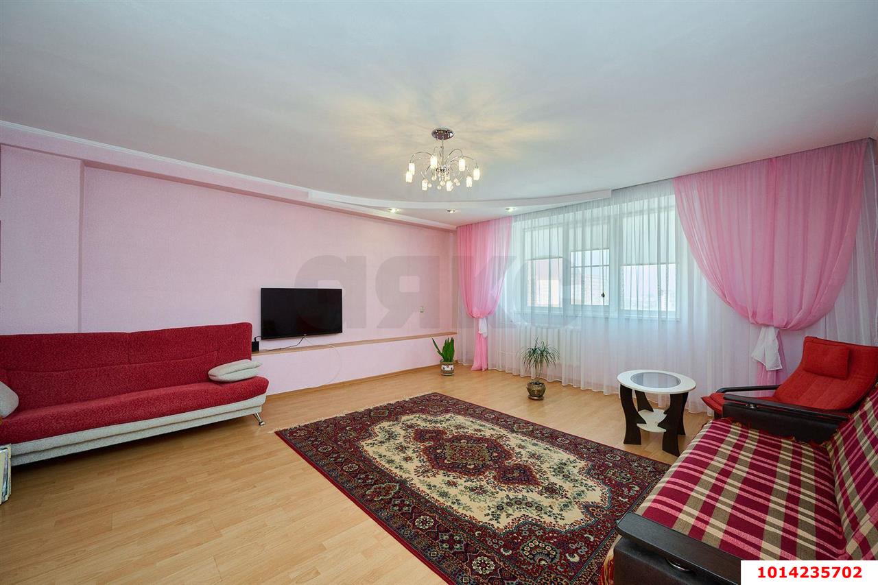 Фото №3: 3-комнатная квартира 127&nbsp;м², 13/15&nbsp;эт. - Краснодар, Западный внутригородской округ, мкр. Юбилейный, пр-кт Чекистов, 42