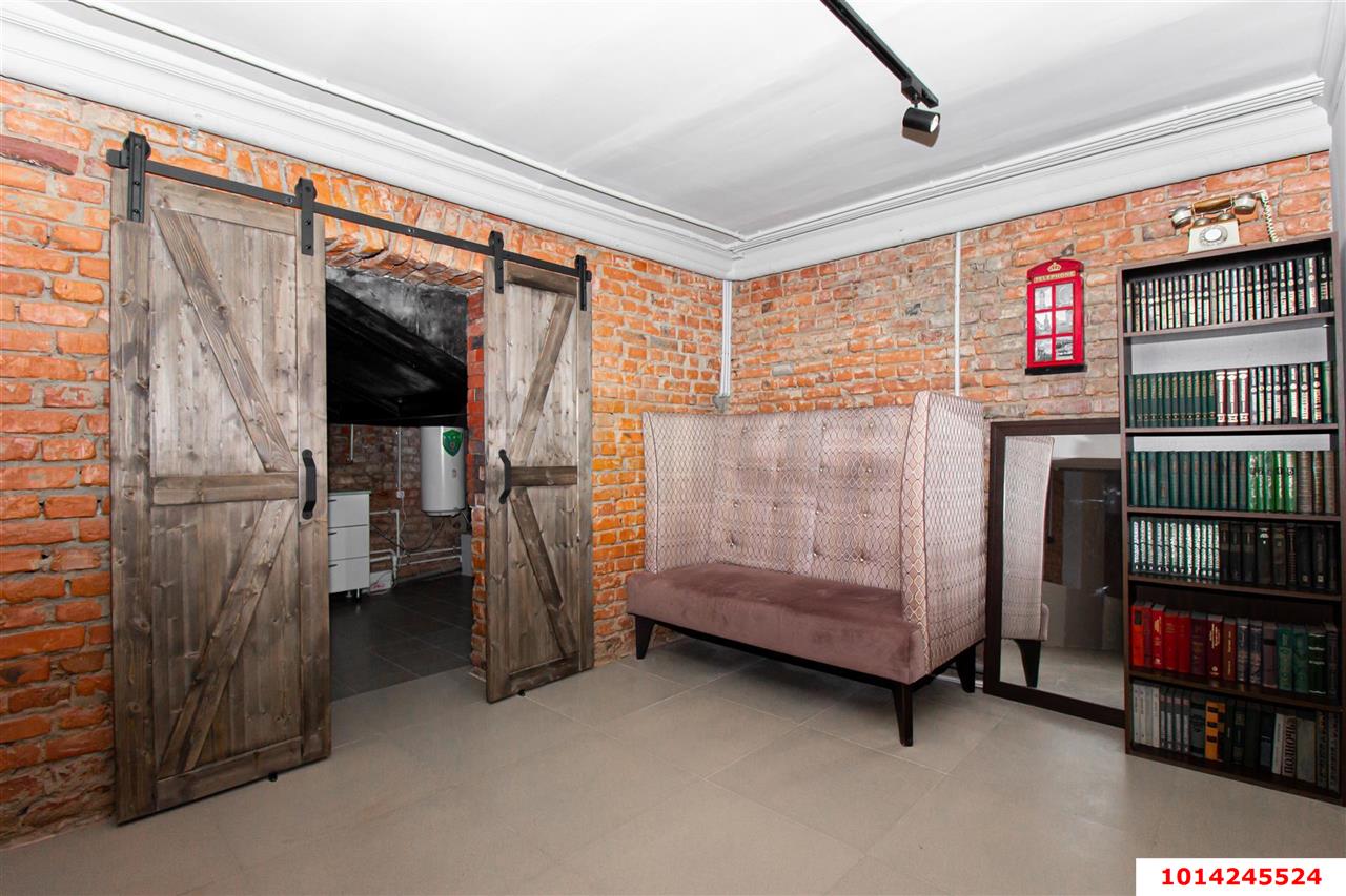 Фото №5: Торговое помещение 106&nbsp;м², 2&nbsp;эт. - Краснодар, Центральный внутригородской округ, мкр. Центральный, ул. Фабричная, 2