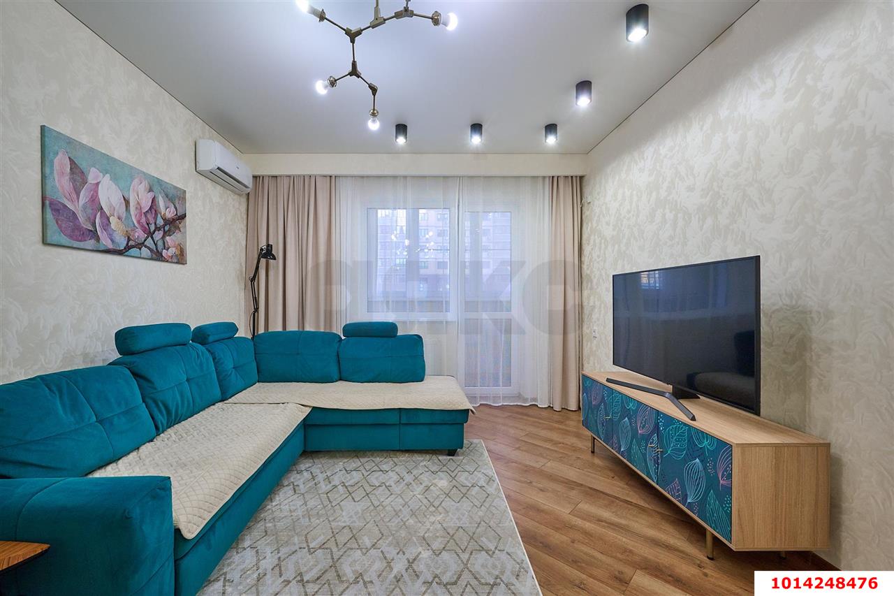 Фото №1: 2-комнатная квартира 81&nbsp;м², 1/19&nbsp;эт. - Краснодар, Западный внутригородской округ, ЖК Октябрьский, мкр. Центральный, ул. Октябрьская, 181/2к3