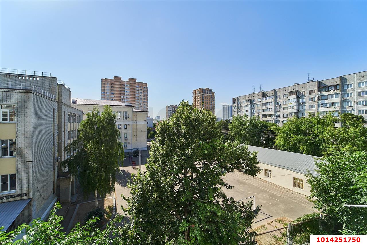 Фото №6: 1-комнатная квартира 49&nbsp;м², 5/5&nbsp;эт. - Краснодар, Центральный внутригородской округ, мкр. Центральный, ул. Ленина, 71