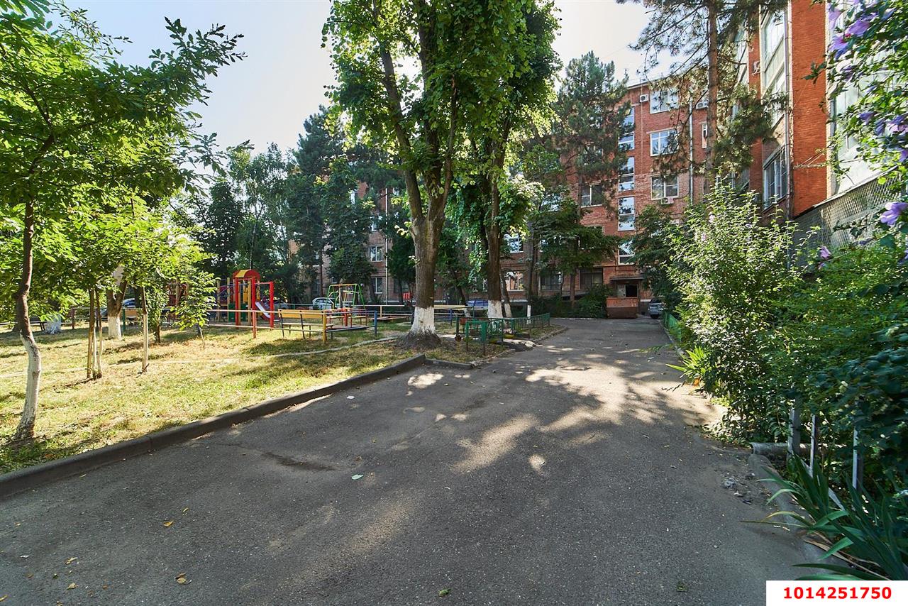 Фото №5: 1-комнатная квартира 49&nbsp;м², 5/5&nbsp;эт. - Краснодар, Центральный внутригородской округ, мкр. Центральный, ул. Ленина, 71