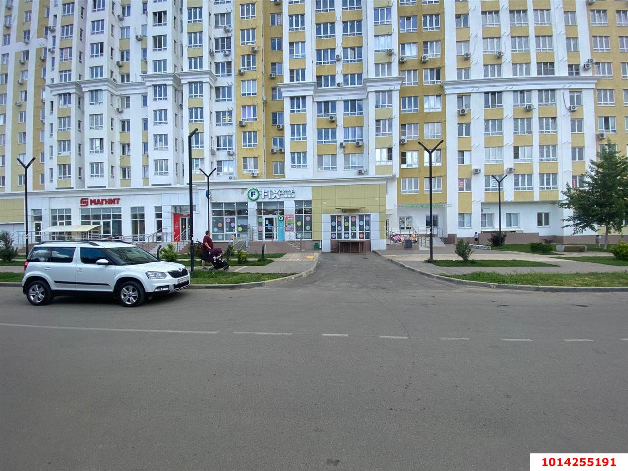 Фото №1: Торговое помещение 328&nbsp;м², 1/13&nbsp;эт. - Краснодар, Прикубанский внутригородской округ, мкр. жилой комплекс Зеленодар, ул. 3-я Трудовая, 1/3