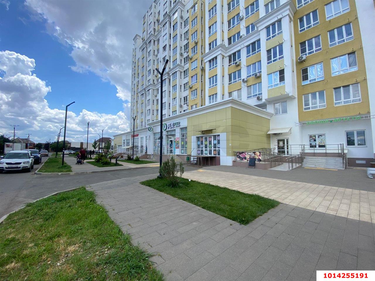 Фото №4: Торговое помещение 328&nbsp;м², 1/13&nbsp;эт. - Краснодар, Прикубанский внутригородской округ, мкр. жилой комплекс Зеленодар, ул. 3-я Трудовая, 1/3