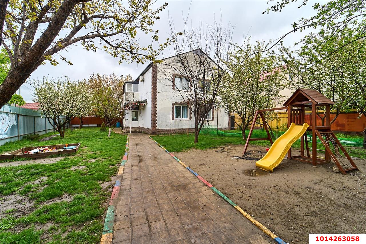 Фото №2: Дом 191&nbsp;м² + 8&nbsp;сот., 2&nbsp;эт. - Российский, мкр. Прикубанский внутригородской округ, ул. имени В.М. Комарова, 41