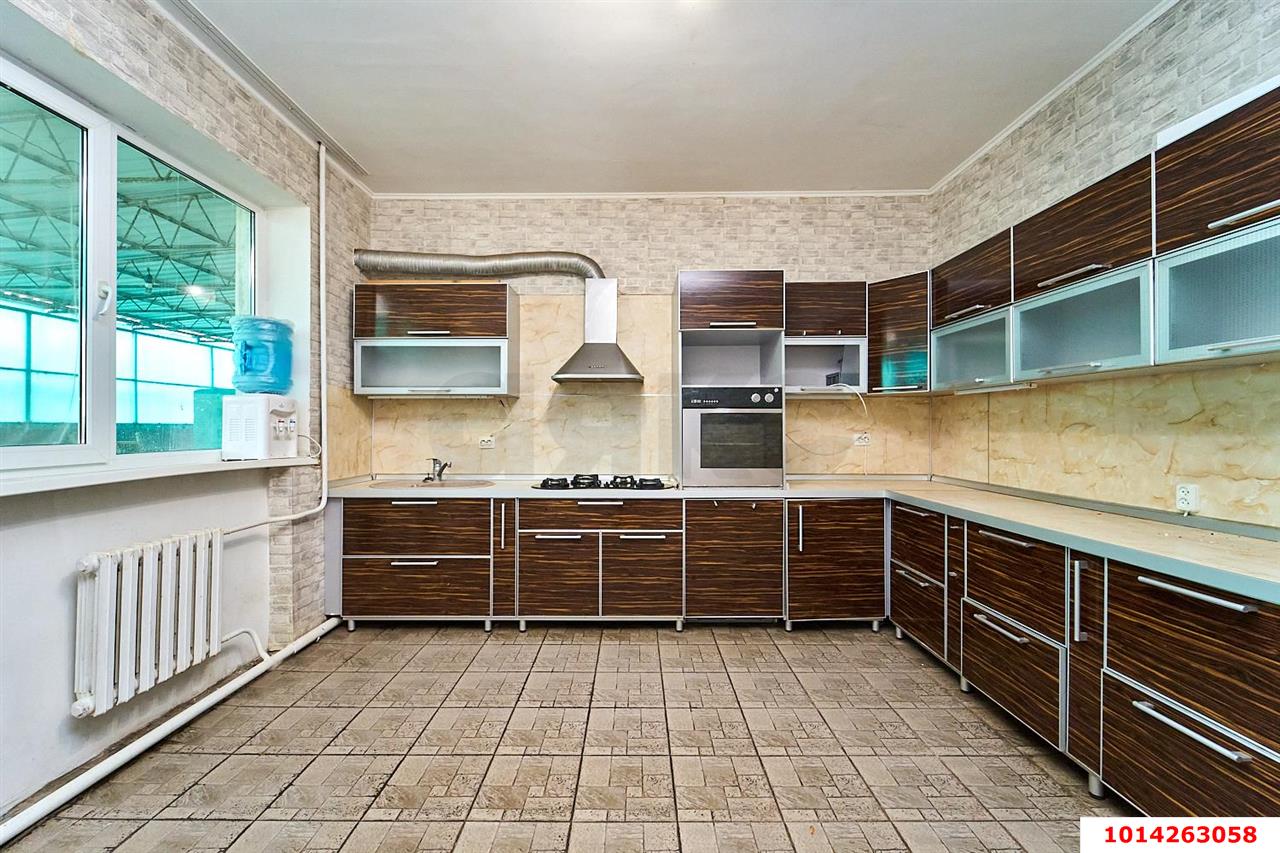 Фото №4: Дом 191&nbsp;м² + 8&nbsp;сот., 2&nbsp;эт. - Российский, мкр. Прикубанский внутригородской округ, ул. имени В.М. Комарова, 41