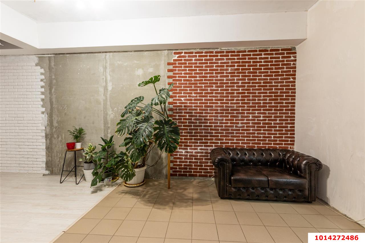 Фото №5: Торговое помещение 100&nbsp;м², -1/17&nbsp;эт. - Краснодар, Прикубанский внутригородской округ, Панорама, мкр. ЖК Севастопольский, ул. имени Жлобы, 139