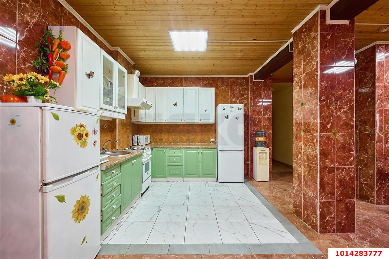 Фото №8: Студия 200&nbsp;м², 1/2&nbsp;эт. - Краснодар, Карасунский внутригородской округ, ж/м Пашковский, ул. Фадеева, 150/1
