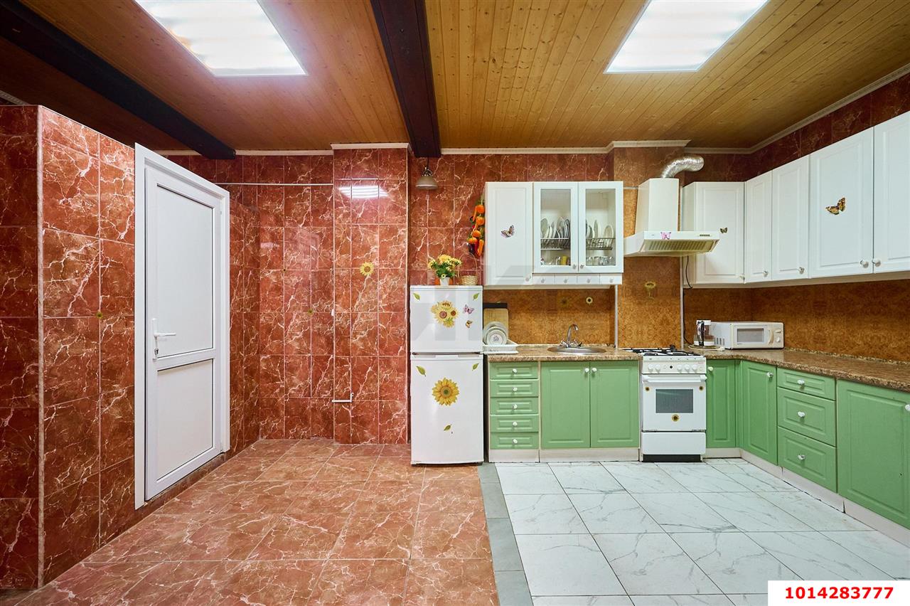 Фото №2: Студия 200&nbsp;м², 1/2&nbsp;эт. - Краснодар, Карасунский внутригородской округ, ж/м Пашковский, ул. Фадеева, 150/1