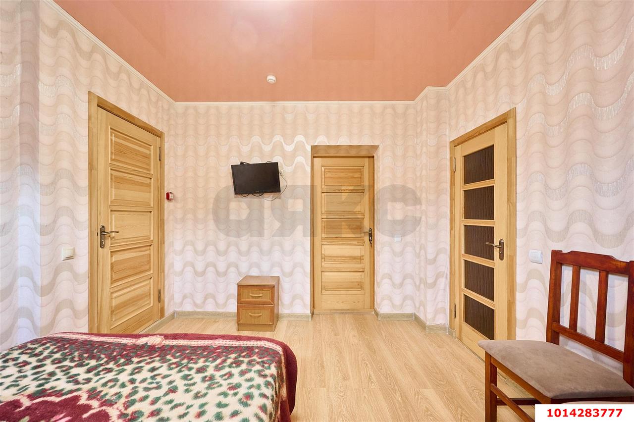 Фото №6: Студия 200&nbsp;м², 1/2&nbsp;эт. - Краснодар, Карасунский внутригородской округ, ж/м Пашковский, ул. Фадеева, 150/1