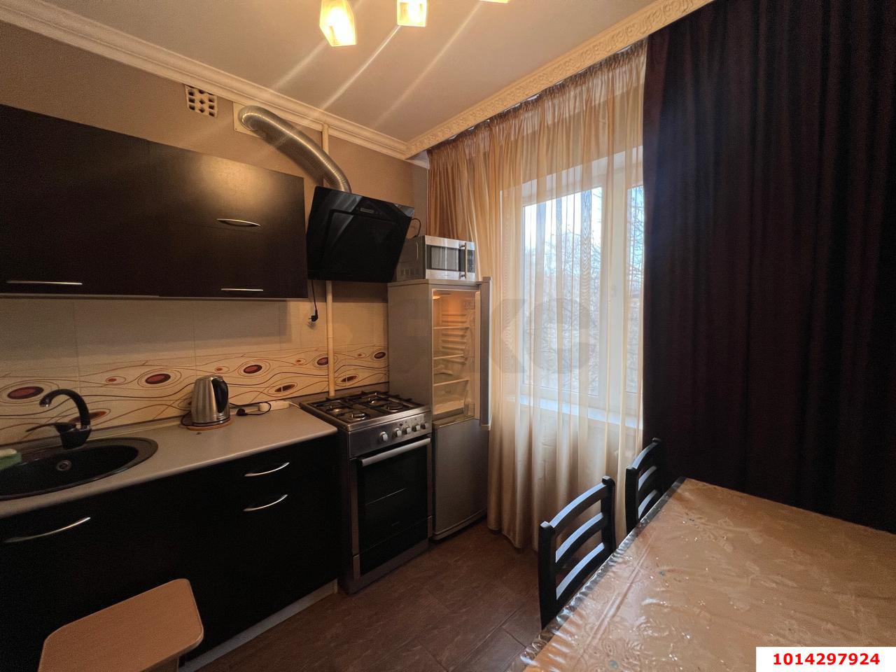 Фото №3: 3-комнатная квартира 58&nbsp;м², 3/5&nbsp;эт. - Краснодар, мкр. Западный внутригородской округ, ул. Красная, 149