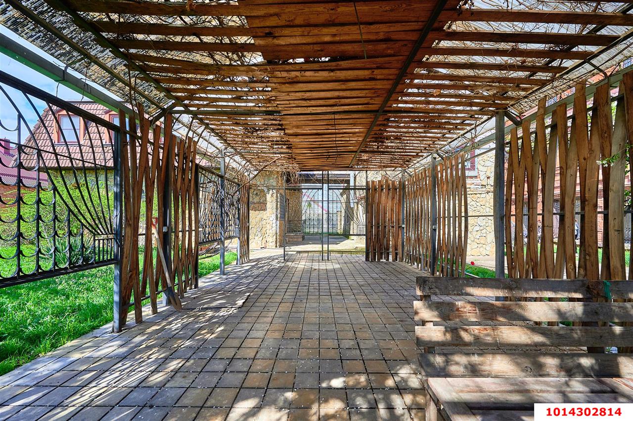 Фото №3: Дом 196&nbsp;м² + 10&nbsp;сот., 2&nbsp;эт. - Старокорсунская, мкр. Карасунский внутригородской округ, ул. Мира, 4
