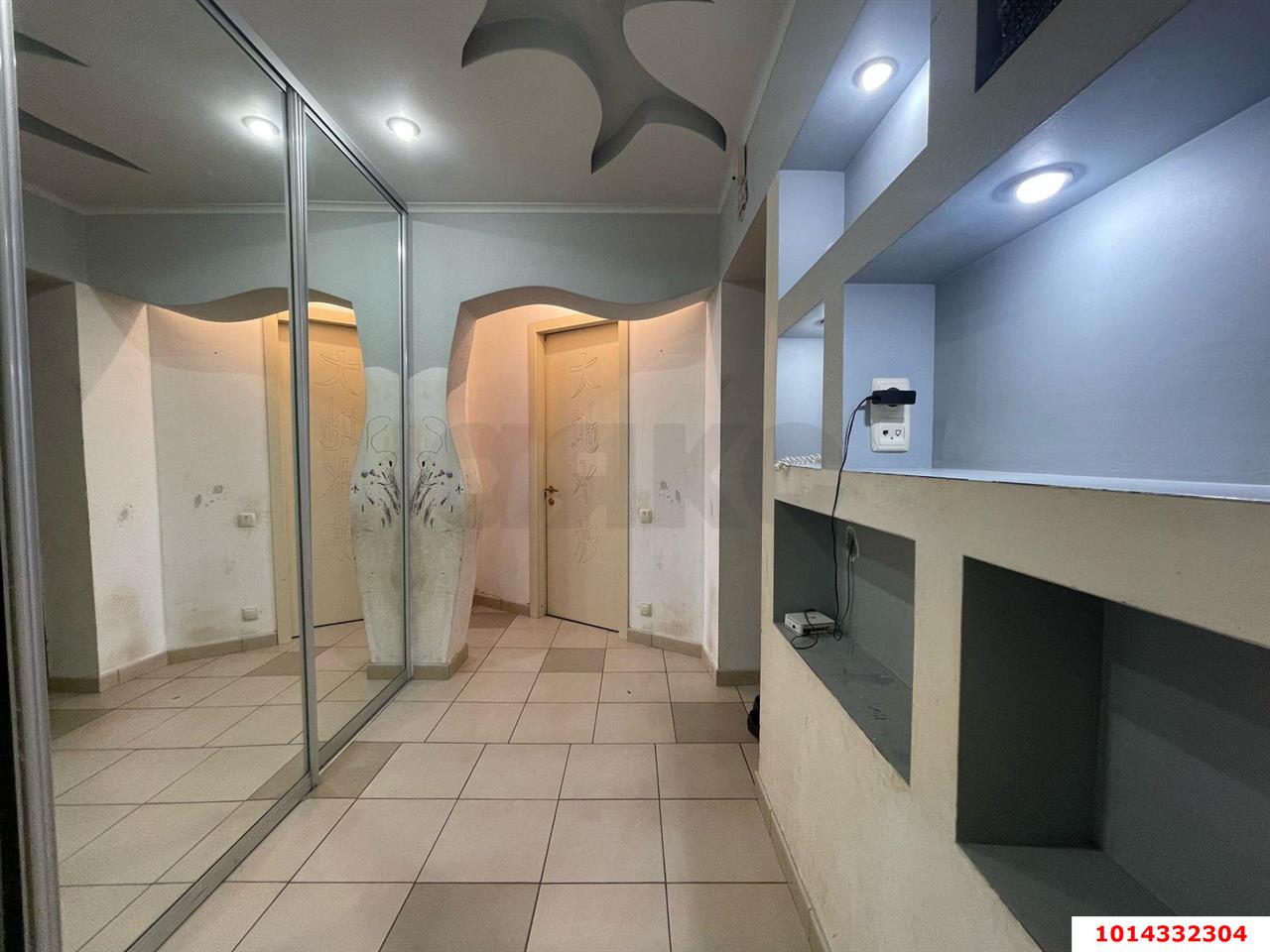 Фото №3: 2-комнатная квартира 60&nbsp;м², 1/10&nbsp;эт. - Краснодар, Западный внутригородской округ, мкр. Юбилейный, ул. 70-летия Октября, 24