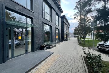 Фото №1: Торговое помещение 146 м², 1/22 эт. - Краснодар, мкр. ЖК Аврора, ул. имени Дзержинского, 95