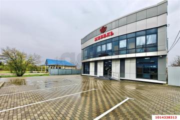 Фото №1: Торговое помещение 181 м², 1/2 эт. - Смоленская, ул. Мира, 1