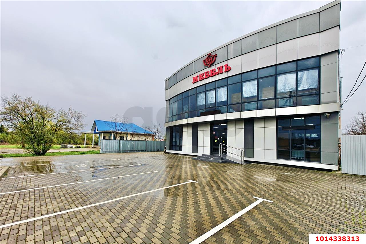 Фото №1: Торговое помещение 181&nbsp;м², 1/2&nbsp;эт. - Смоленская, ул. Мира, 1