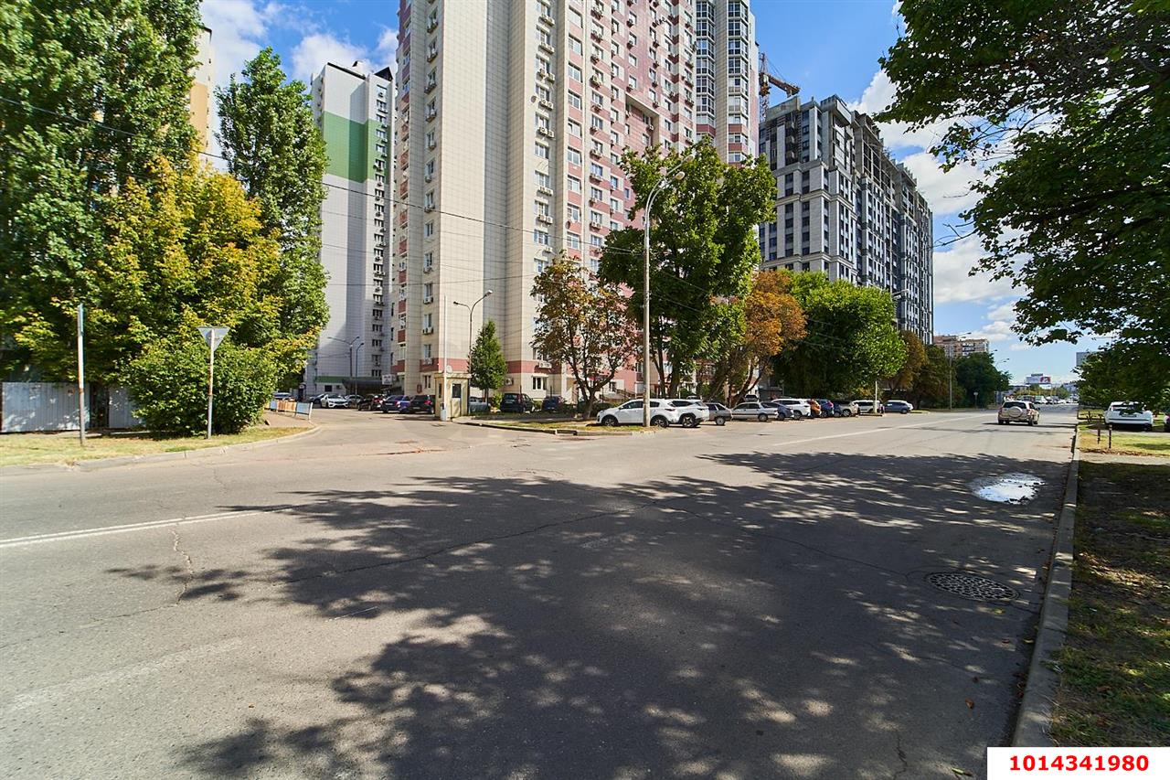 Фото №8: 2-комнатная квартира 80&nbsp;м², 2/22&nbsp;эт. - Краснодар, Прикубанский внутригородской округ, Круглик, мкр. Школьный, ул. Филатова, 19/2
