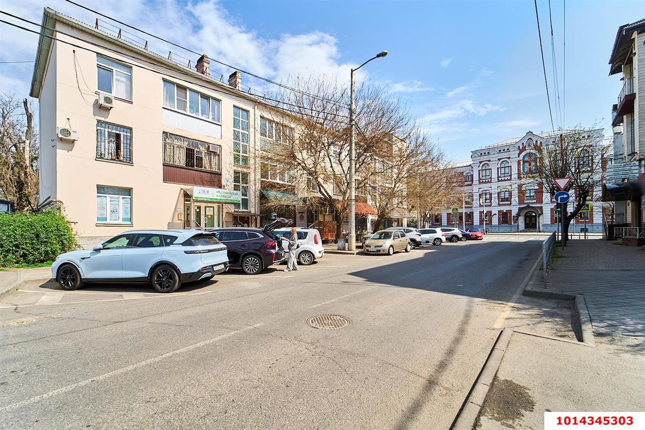 Фото №12: 2-комнатная квартира 57&nbsp;м², 3/3&nbsp;эт. - Краснодар, Центральный внутригородской округ, мкр. Центральный, ул. Советская, 59