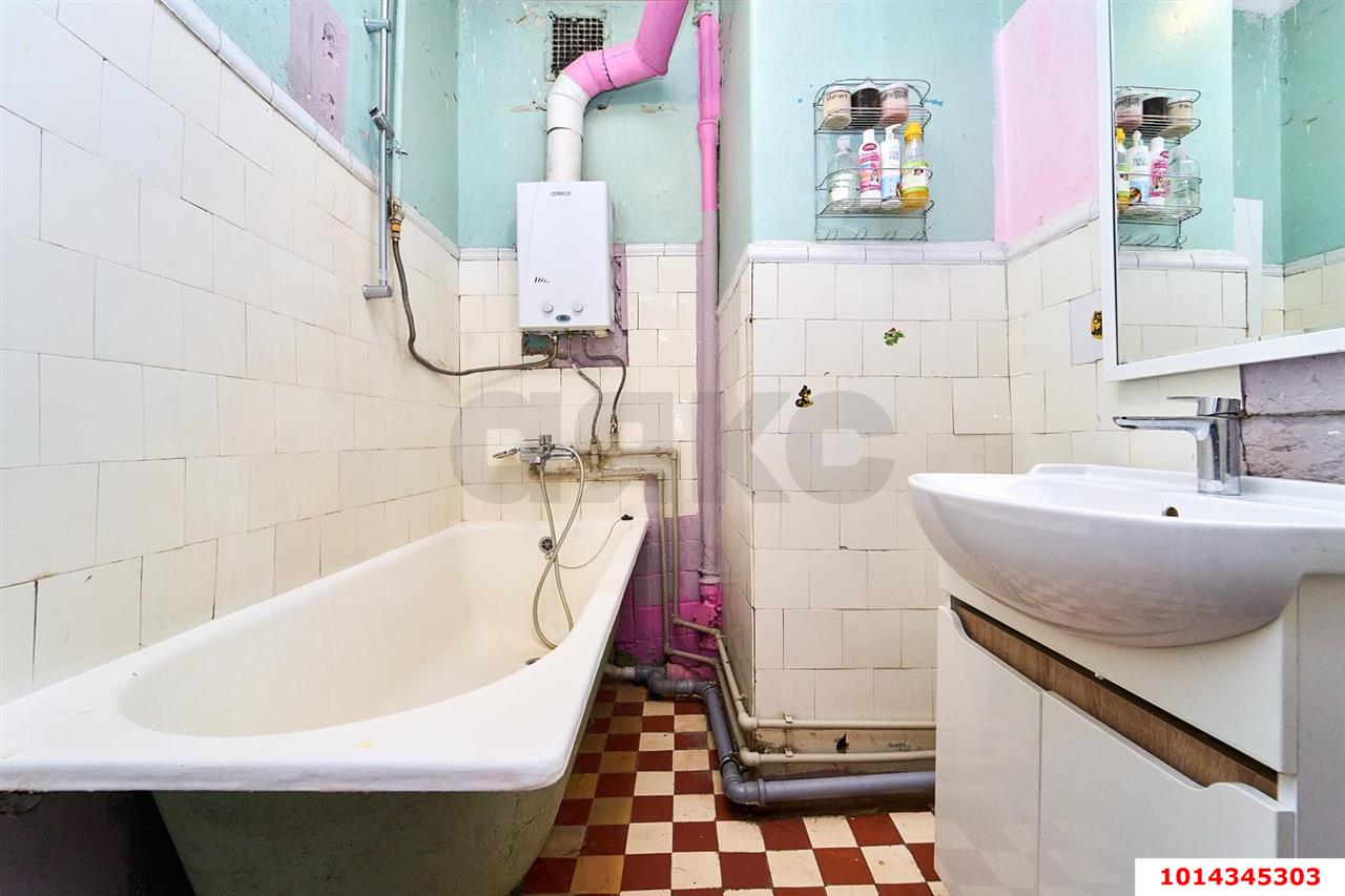 Фото №9: 2-комнатная квартира 57&nbsp;м², 3/3&nbsp;эт. - Краснодар, Центральный внутригородской округ, мкр. Центральный, ул. Советская, 59