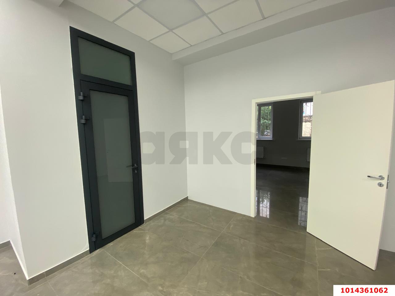 Фото №2: Торговое помещение 73&nbsp;м², 1/3&nbsp;эт. - Краснодар, мкр. Западный внутригородской округ, ул. имени Дзержинского, 8