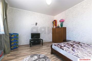 Фото №1: 3-комнатная квартира 85 м², 2/2 эт. - Новотитаровская, ул. 8 Марта, 23/1