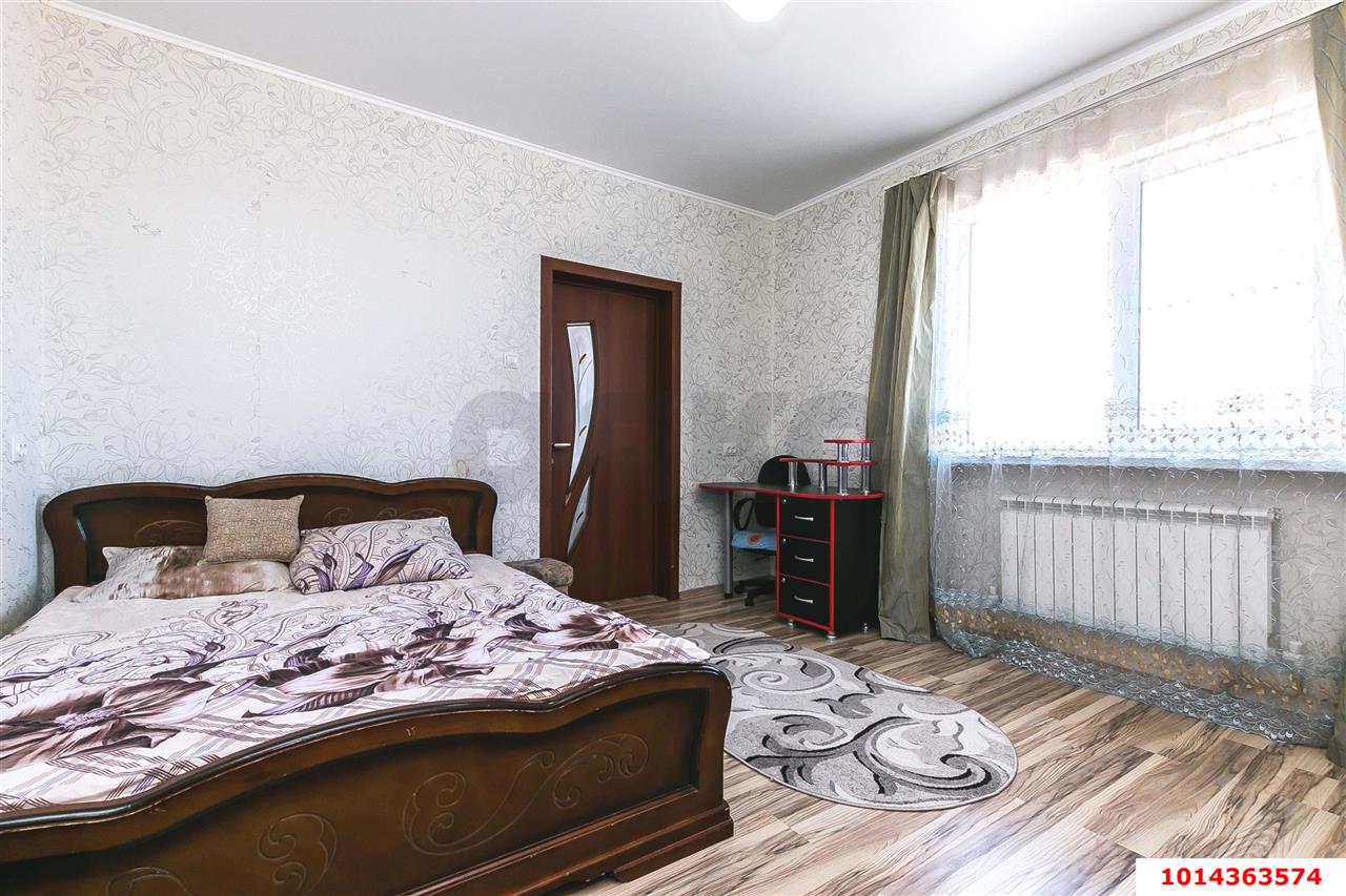 Фото №3: 3-комнатная квартира 85&nbsp;м², 2/2&nbsp;эт. - Новотитаровская, ул. 8 Марта, 23/1