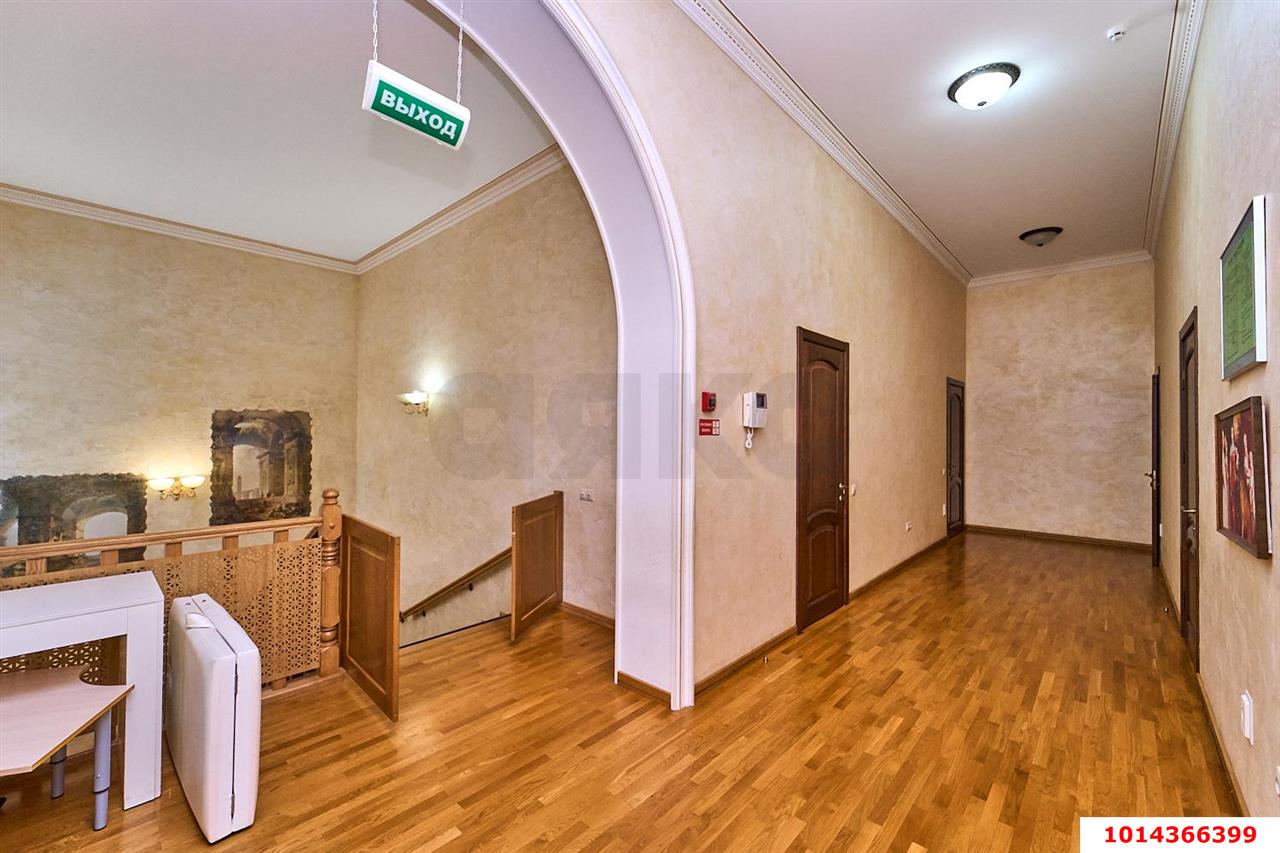 Фото №14: Отдельное здание 878&nbsp;м², 1/2&nbsp;эт. - Краснодар, Западный внутригородской округ, мкр. Центральный, ул. Чапаева, 70