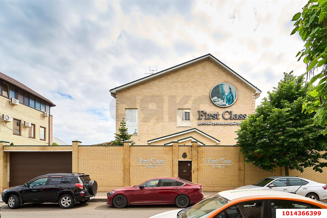 Фото №1: Отдельное здание 878&nbsp;м², 1/2&nbsp;эт. - Краснодар, Западный внутригородской округ, мкр. Центральный, ул. Чапаева, 70