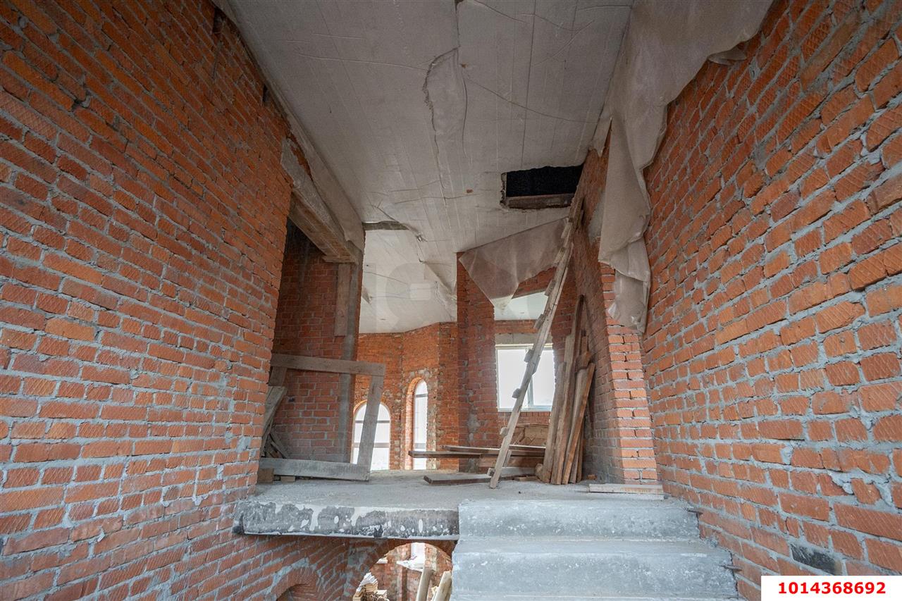 Фото №2: Дом 262&nbsp;м² + 5.22&nbsp;сот., 3&nbsp;эт. - Краснодар, Прикубанский внутригородской округ, мкр. Славянский, ул. Заполярная, 99