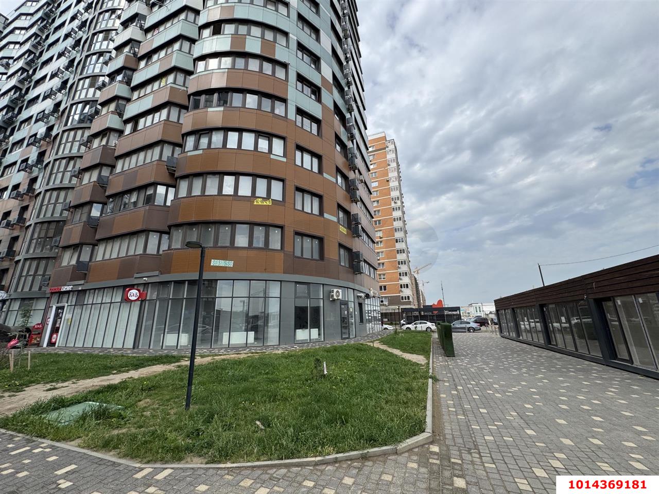 Фото №2: Торговое помещение 127&nbsp;м², 1/15&nbsp;эт. - Краснодар, Прикубанский внутригородской округ, Россинского, мкр. жилой комплекс Россинский Парк, ул. Командорская, 15
